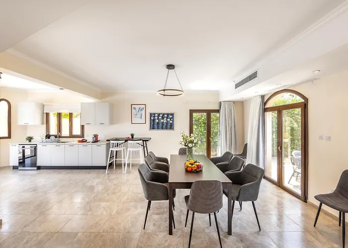 Villa Sunnyvillas: 4br Seafront Villa*private Pool*bw44 Protaras